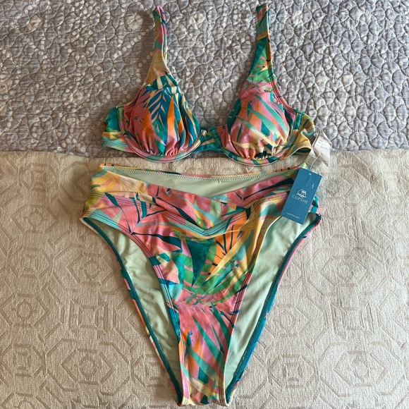 Cupshe Other - Cupshe Tropical Leaf Women’s Two Piece size medium, NWT.